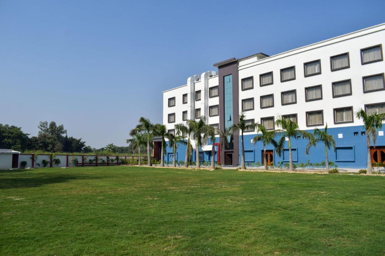 Tulip Inn Shravasti Bahraich ภายนอก รูปภาพ
